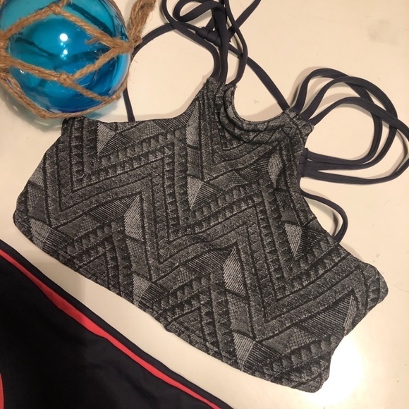 Maaji Reversible Bikini Top NWOT - Picture 1 of 5